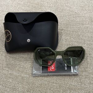 Ray-Ban Olive Sunglasses with Black Case